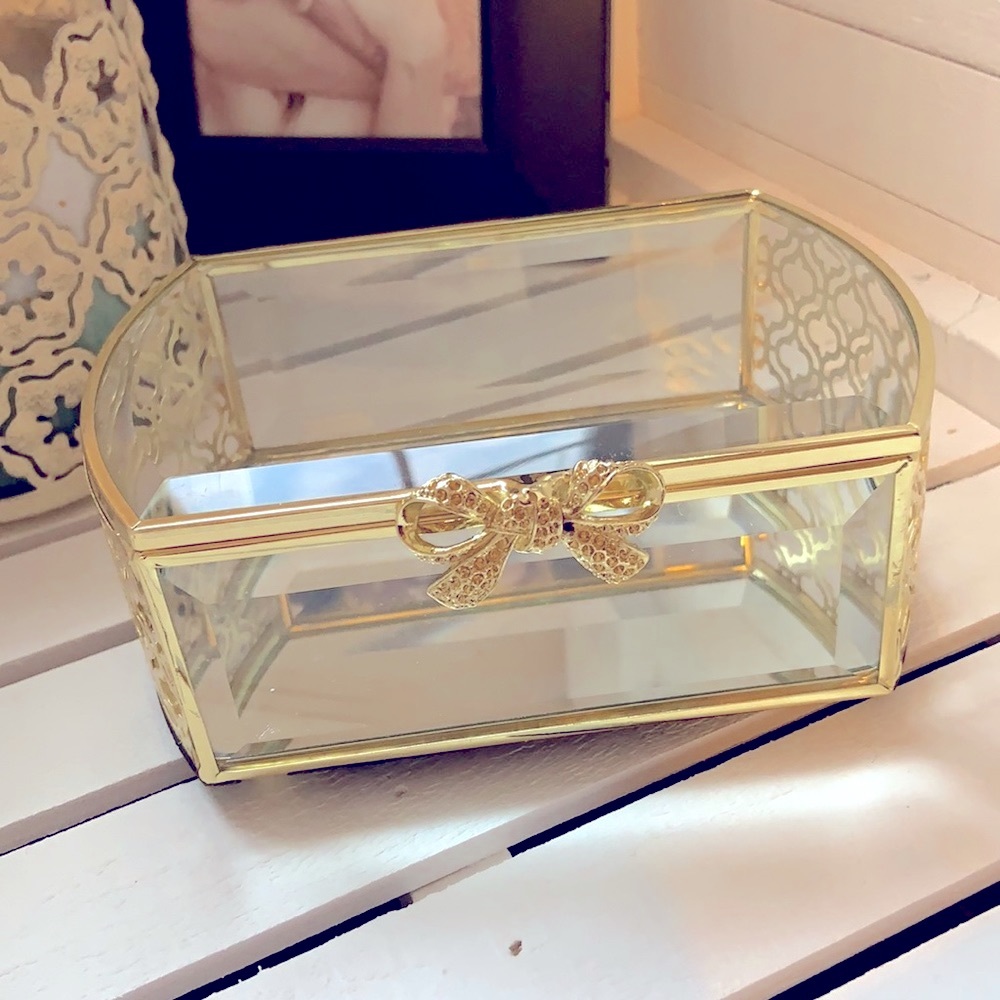 ✨ Rachel Ashwell Jewelry Box